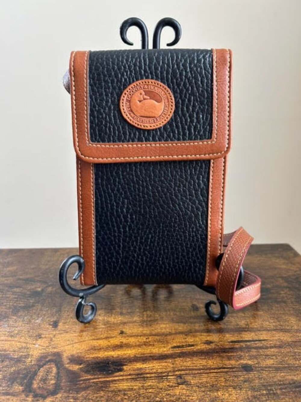 Dooney & Bourke Black Leather Phone Wallet Crossbody New Strap